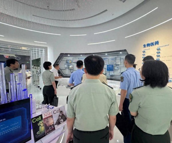 金御优配 上海市松江区开展驻区部队官兵科创体验日活动
